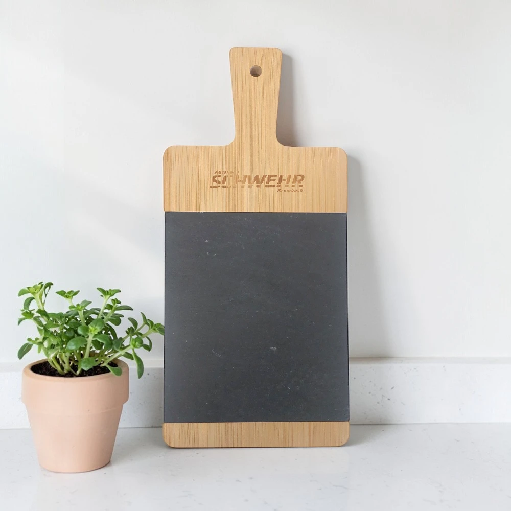 Schneidbrett mit Logo bedruckt für das Autohaus Schwehr in Krumbach