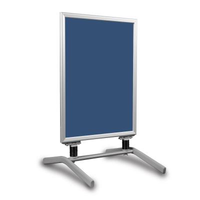 Kundenstopper Mit Federn 02