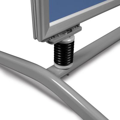 Kundenstopper Mit Federn 04