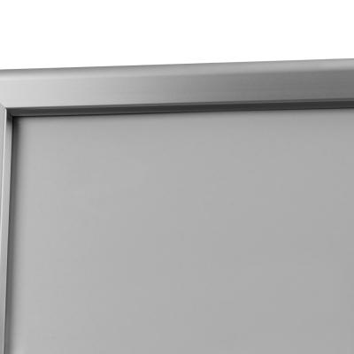 Kundenstopper Mit Federn 06